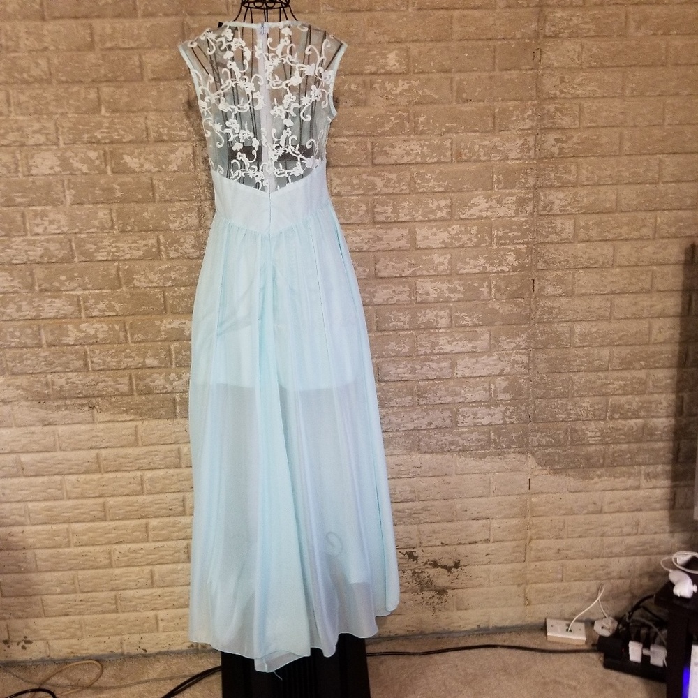 Absolutely Stunning evening gown - Picture 5 of 7